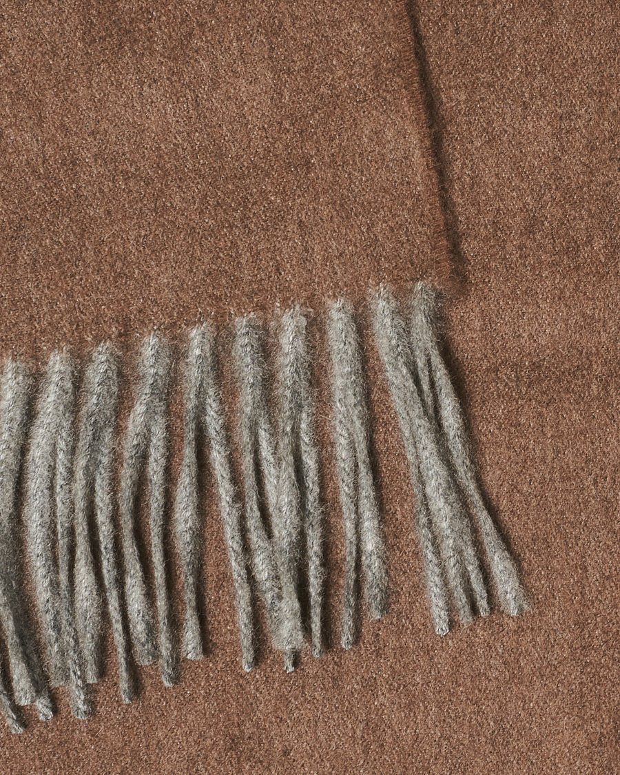Herre | Begg & Co Arran Reversible Cashmere Scarf Flannel/Mink | Begg & Co | Arran Reversible Cashmere Scarf Flannel/Mink