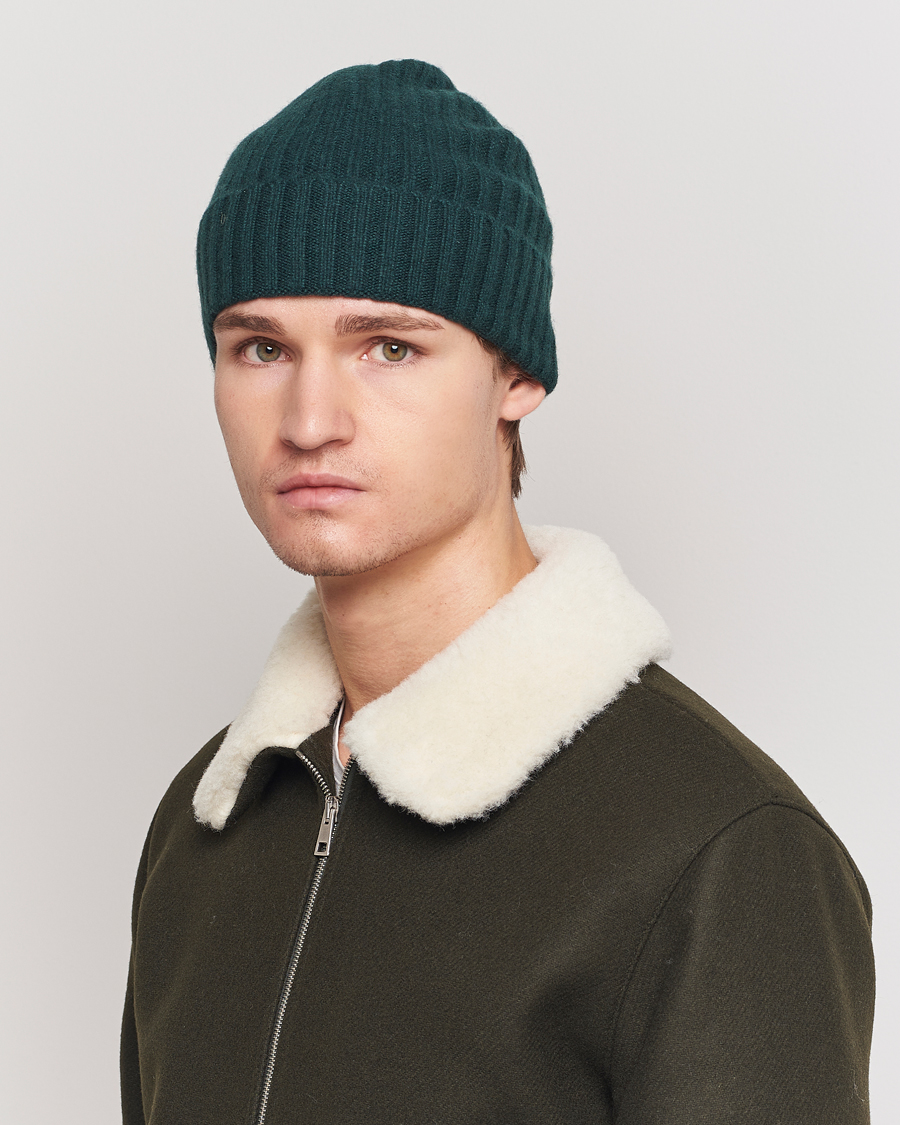 Herre | Colorful Standard Merino Wool Beanie Emerald Green | Colorful Standard | Merino Wool Beanie Emerald Green