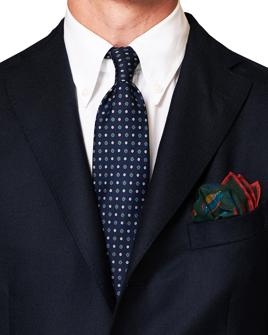 Herre | Drake's Printed Wool/Silk Songbird Pocket Square Green | Drake's | Printed Wool/Silk Songbird Pocket Square Green