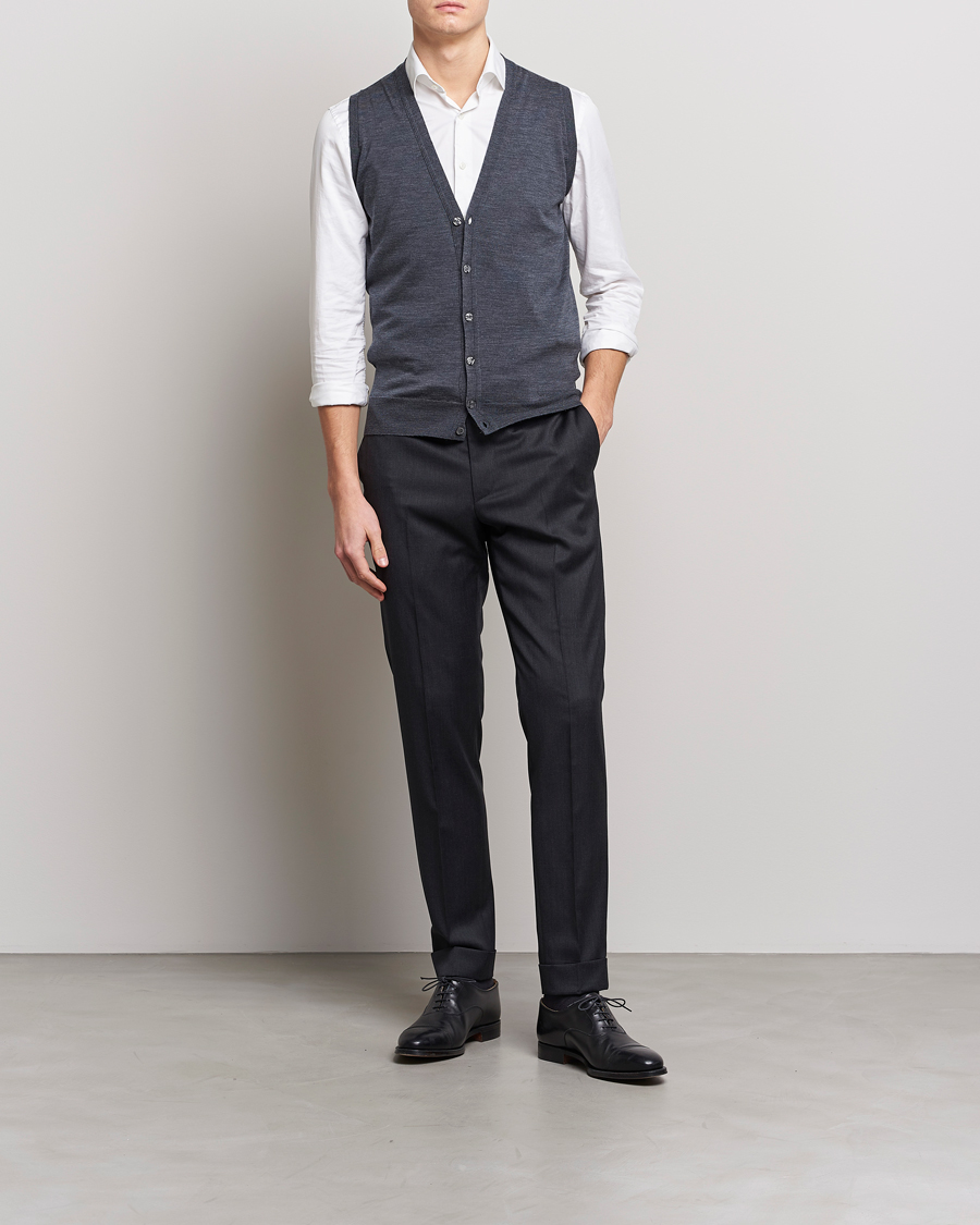 Herre | Gensere | John Smedley | Huntswood Slim Fit Waistcoat Charcoal