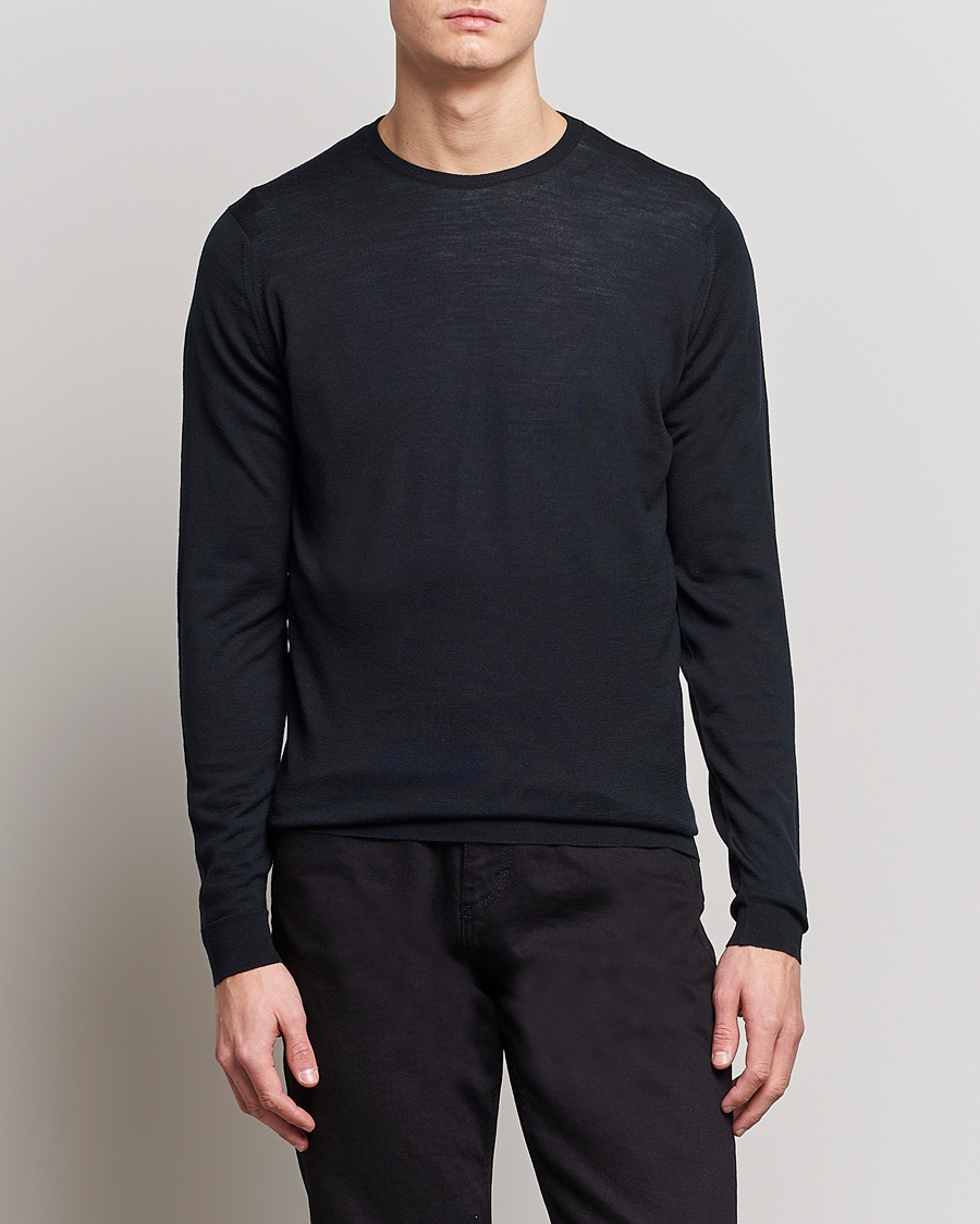 Herre | Best of British | John Smedley | Lundy Extra Fine Merino Crew Neck Black