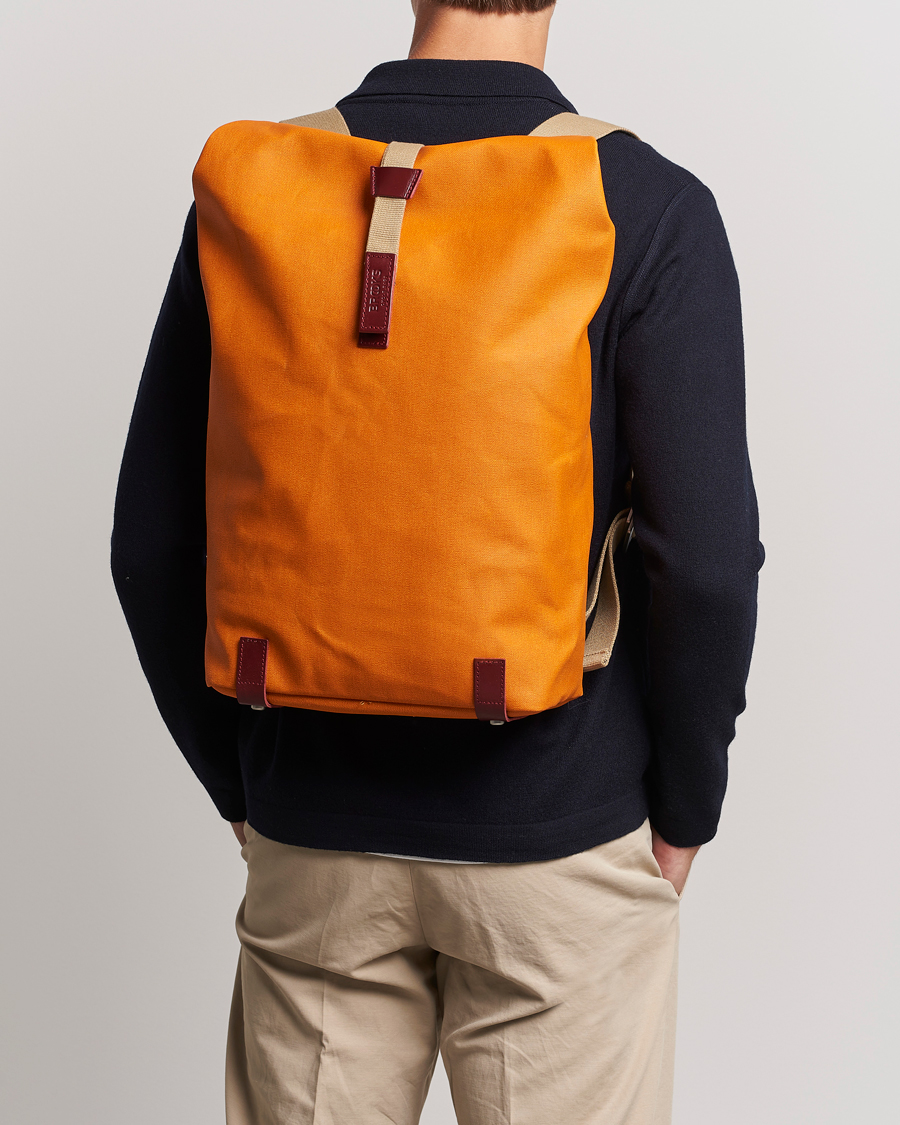 Herre |  | Brooks England | Pickwick Cotton Canvas 26L Backpack Goose Beak/Maroon