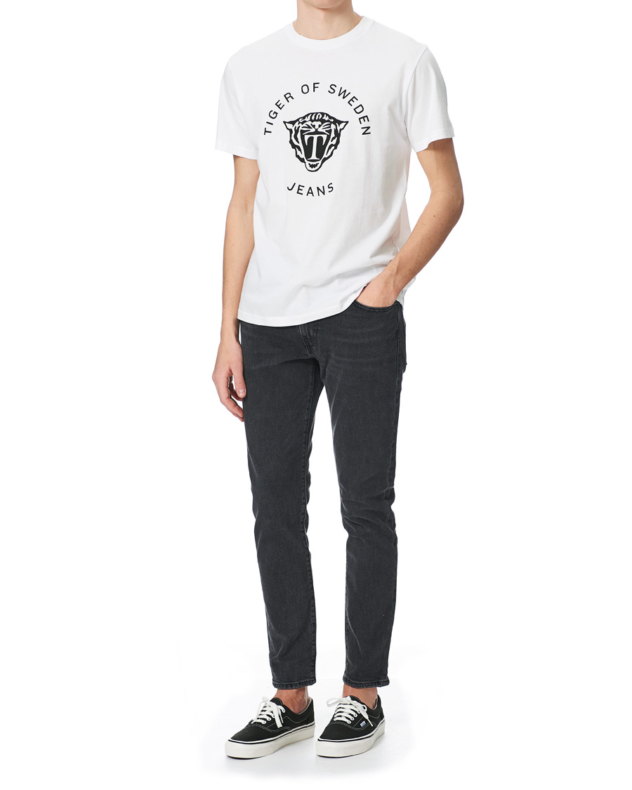 Herre | T-Shirts | Tiger of Sweden Jeans | Fleek Logo Crew Neck Tee White