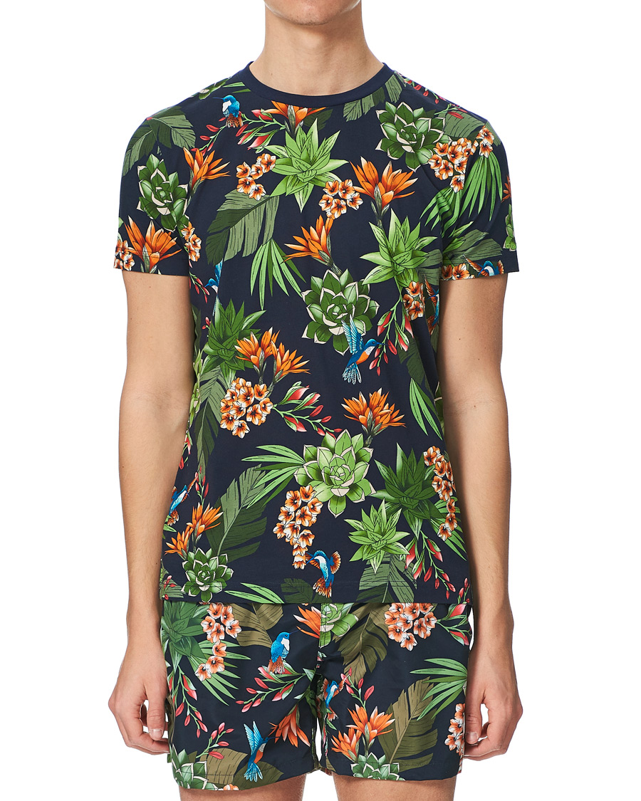 Herre | T-Shirts | GANT | Printed Humming Garden Tee Evening Blue