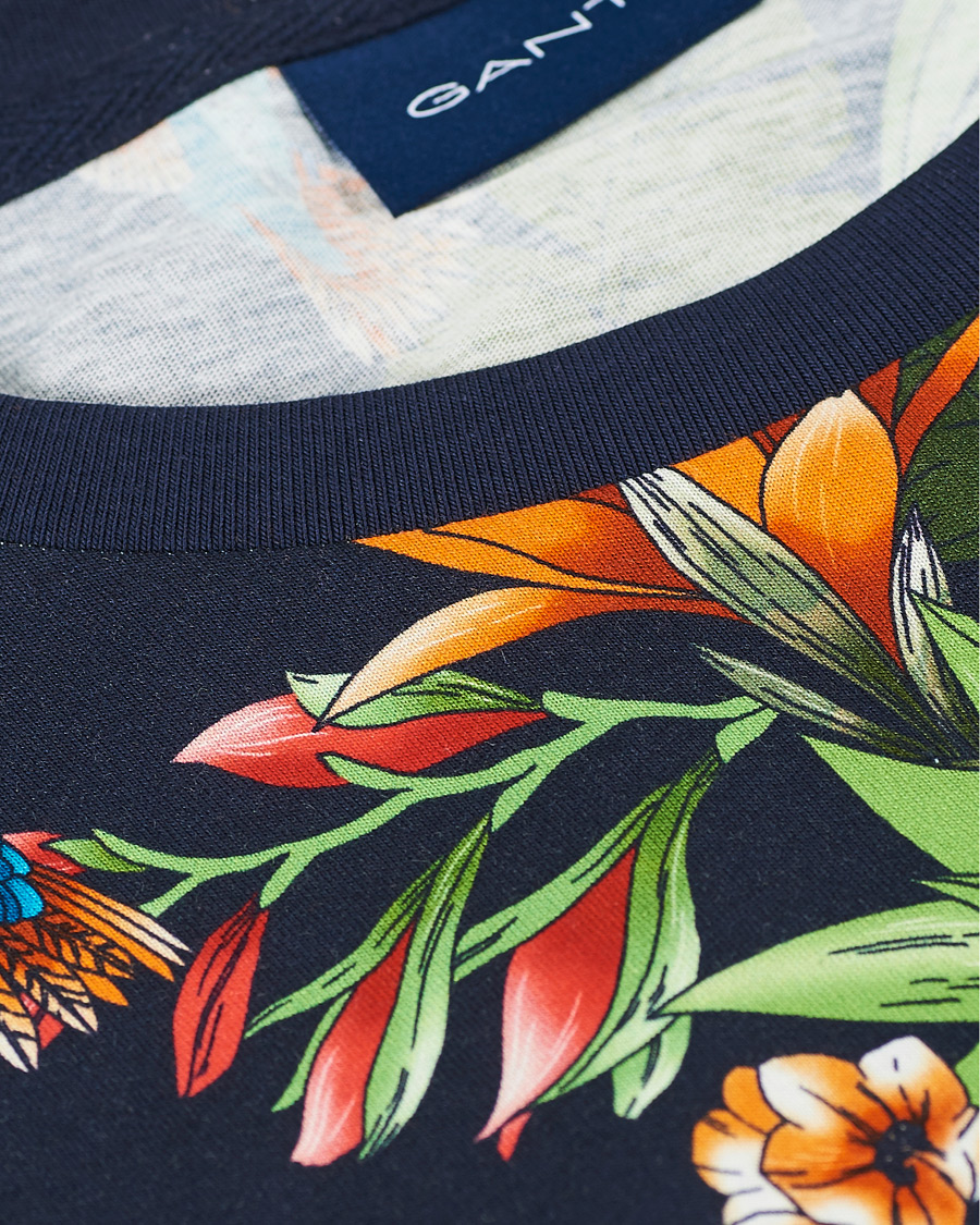 Herre | T-Shirts | GANT | Printed Humming Garden Tee Evening Blue