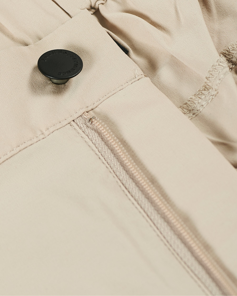 Herre | Shorts | Peak Performance | Moment Cargo Shorts Celsian Beige