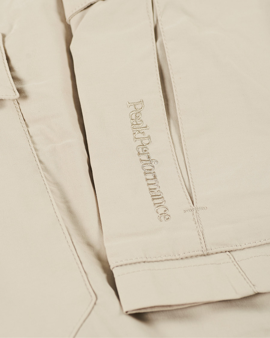Herre | Shorts | Peak Performance | Moment Cargo Shorts Celsian Beige