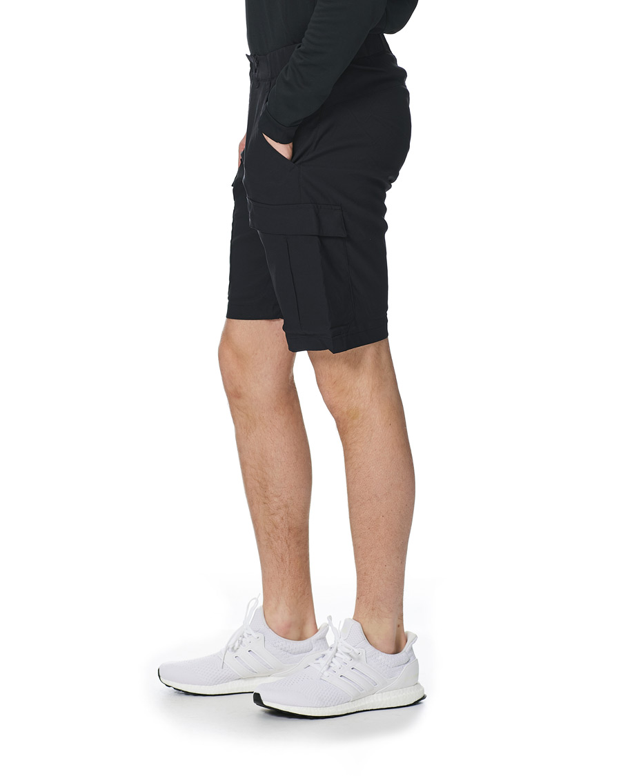 Herre | Shorts | Peak Performance | Moment Cargo Shorts Black