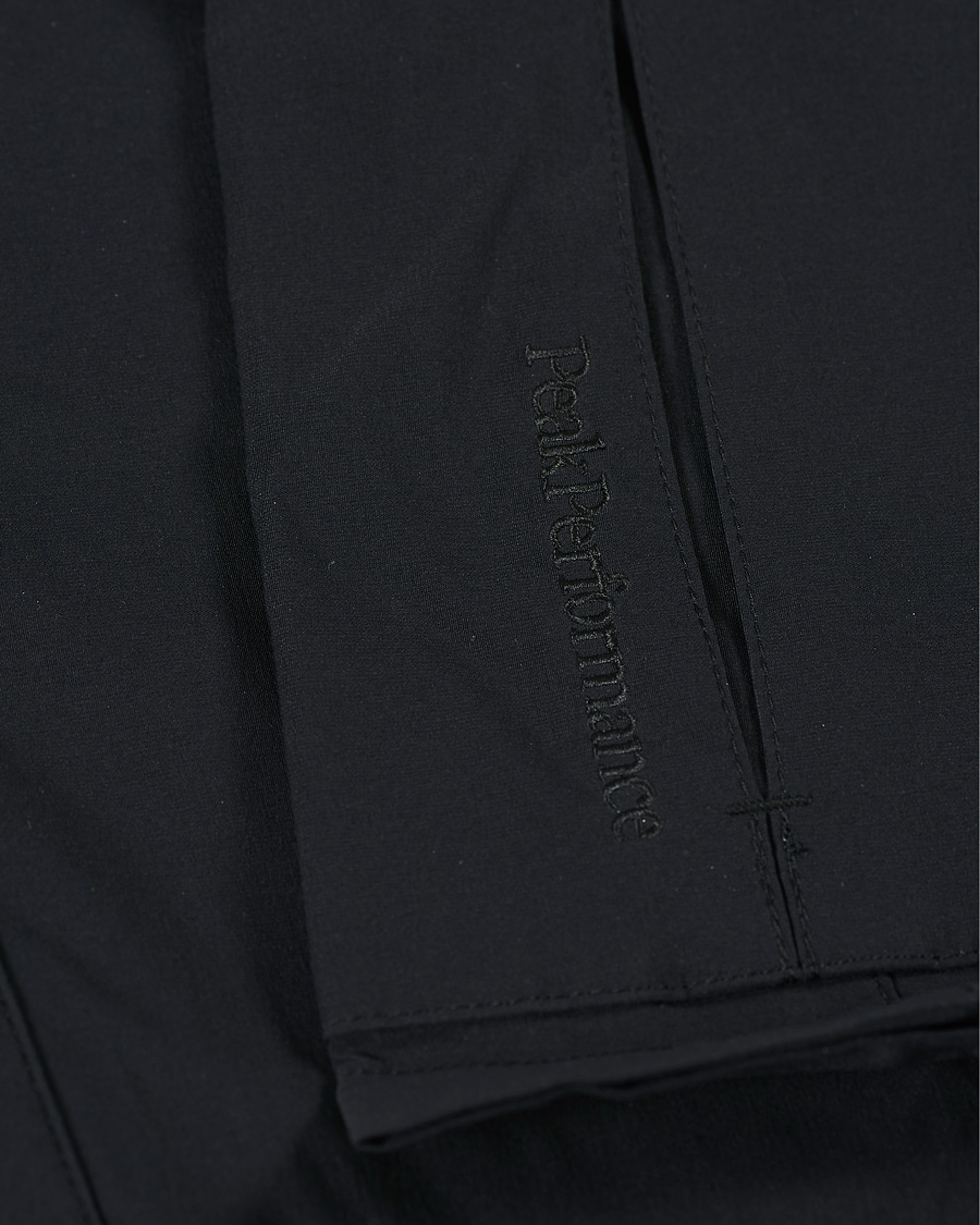 Herre | Shorts | Peak Performance | Moment Cargo Shorts Black