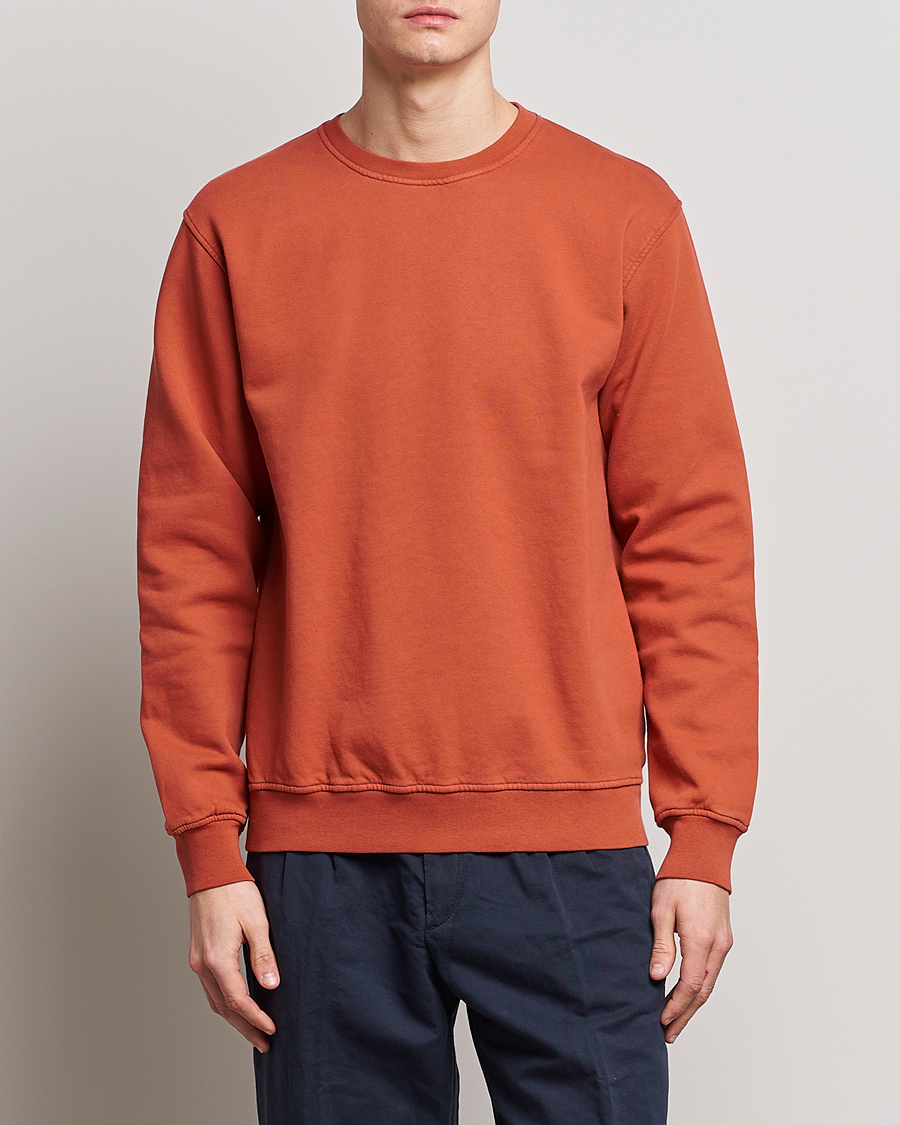 Herre | Under 1000 | Colorful Standard | Classic Organic Crew Neck Sweat Dark Amber