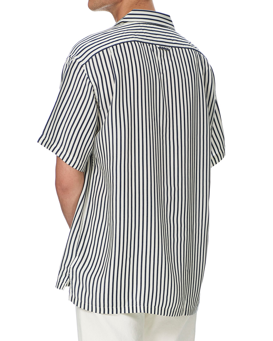 Herre | Skjorter | GANT | Rel Stripe Camp Collar Short Sleeve Shirt White/Blue