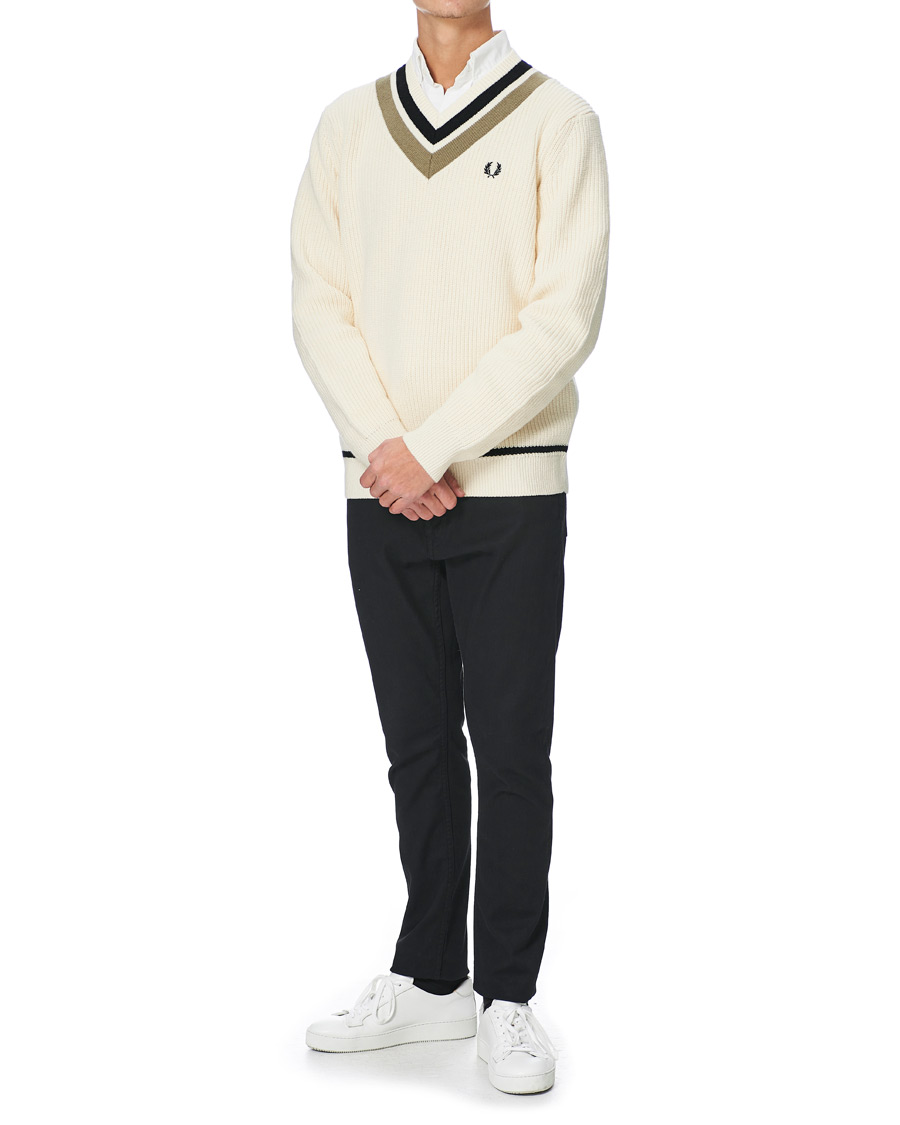 Herre | Gensere | Fred Perry | Striped Knitted V-Neck Jumper Ecru