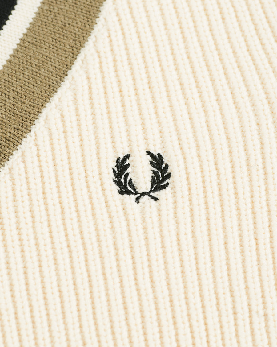 Herre | Gensere | Fred Perry | Striped Knitted V-Neck Jumper Ecru