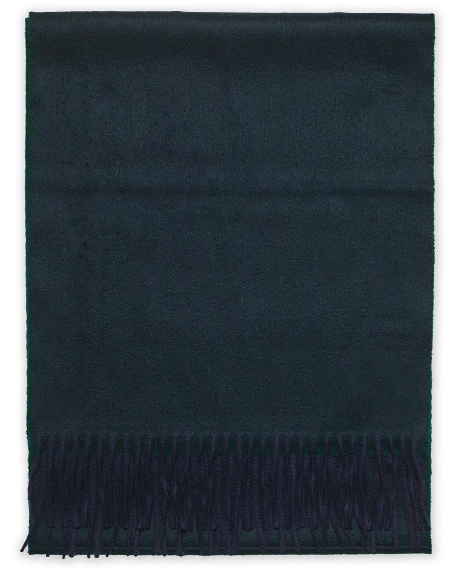 Herre | Begg & Co Arran Reversible Cashmere Scarf Navy/Tartan Green | Begg & Co | Arran Reversible Cashmere Scarf Navy/Tartan Green