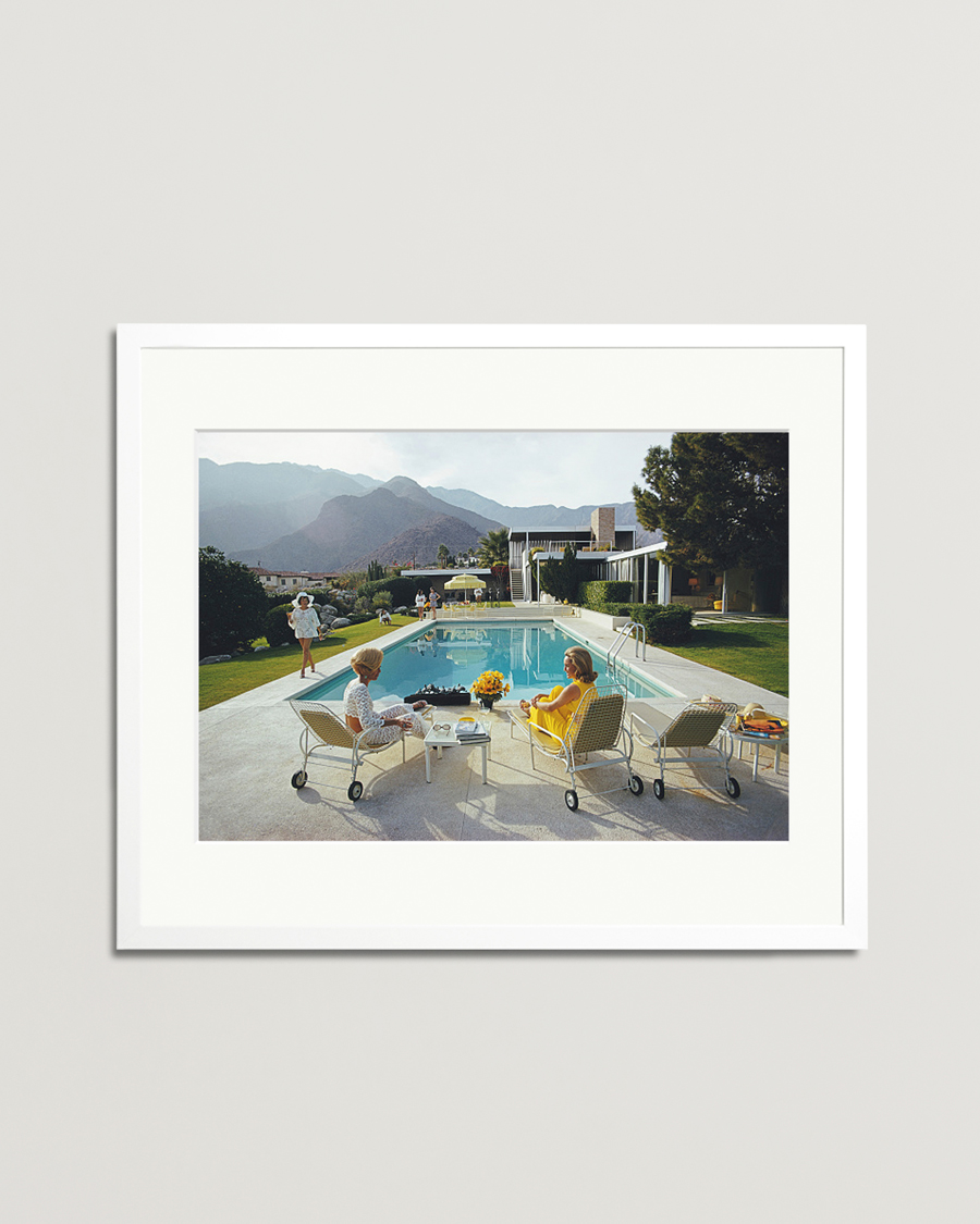 Herre | | Sonic Editions | Framed Slim Aarons Poolside Gossip