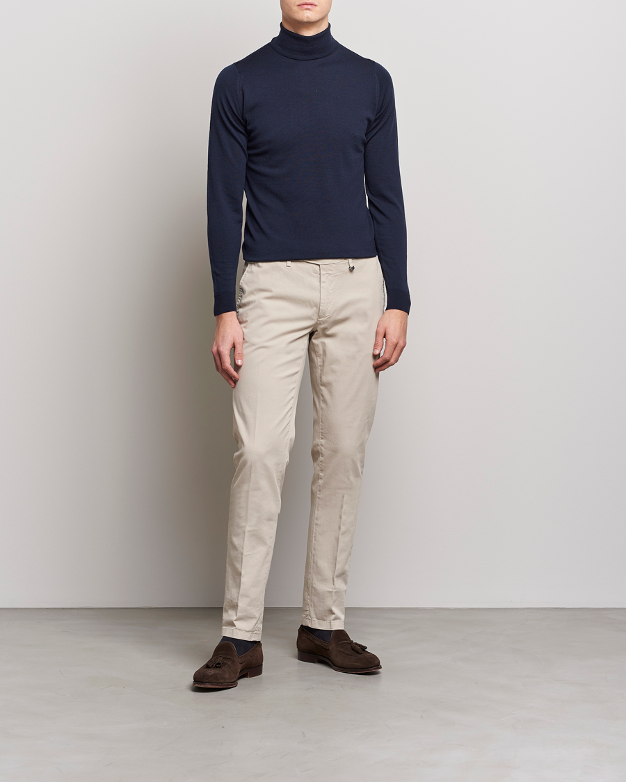 Herre | Gensere | John Smedley | Cherwell Extra Fine Merino Rollneck Midnight
