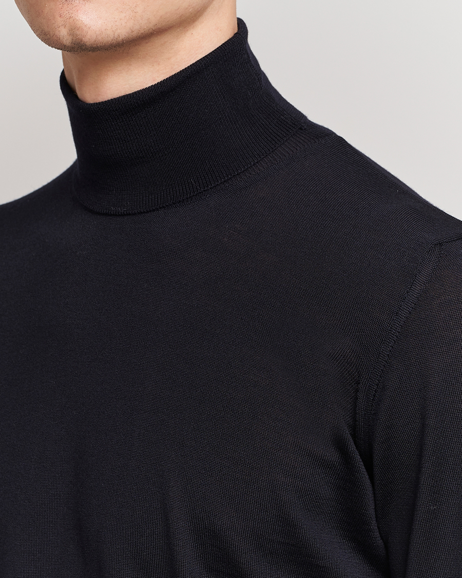 Herre | Gensere | Oscar Jacobson | Cole Extra Fine Merino Rollneck Navy