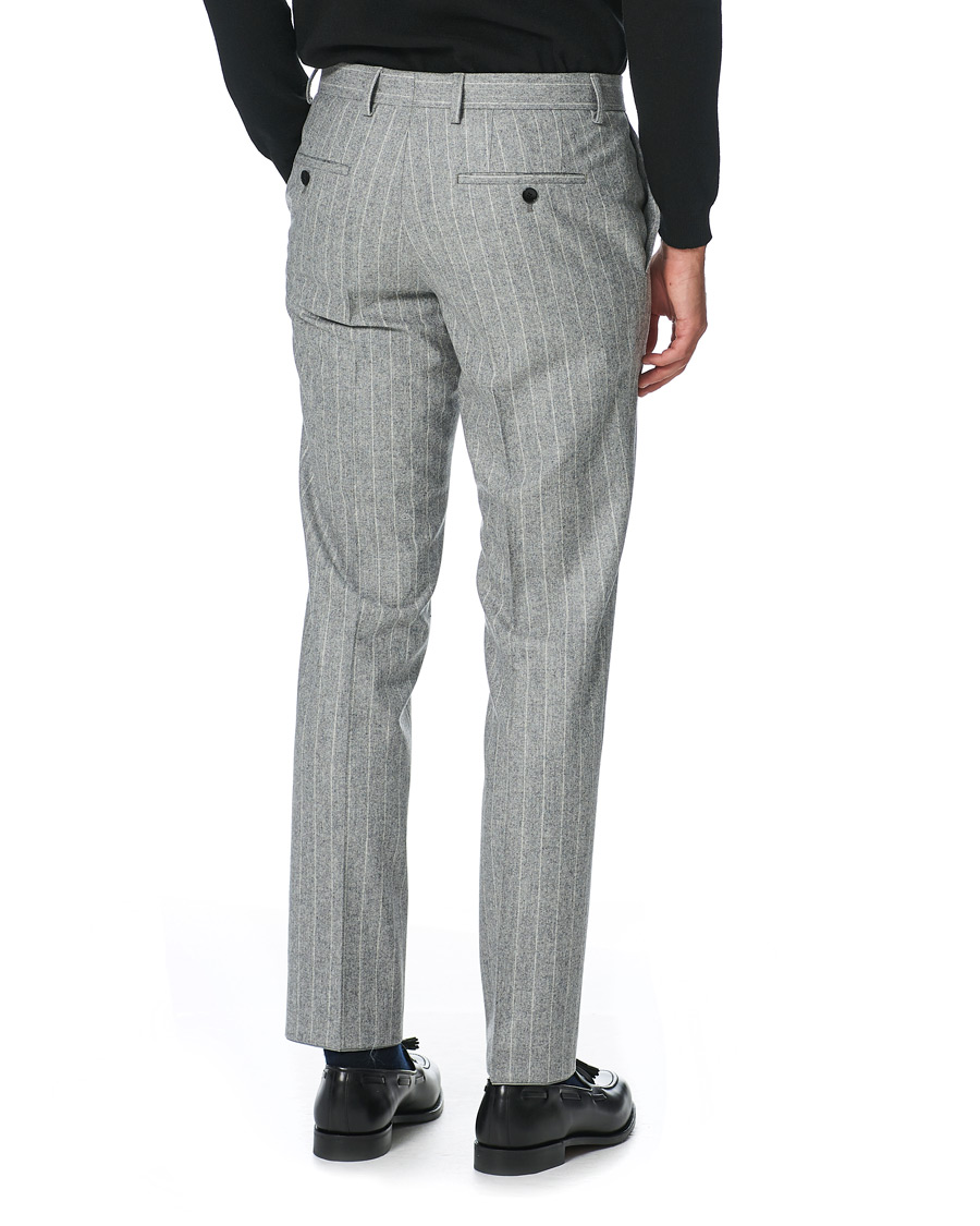 Herre | Dresser | BOSS BLACK | BOSS Huge Wool Peak Lapel Pinstripe Suit Light Grey