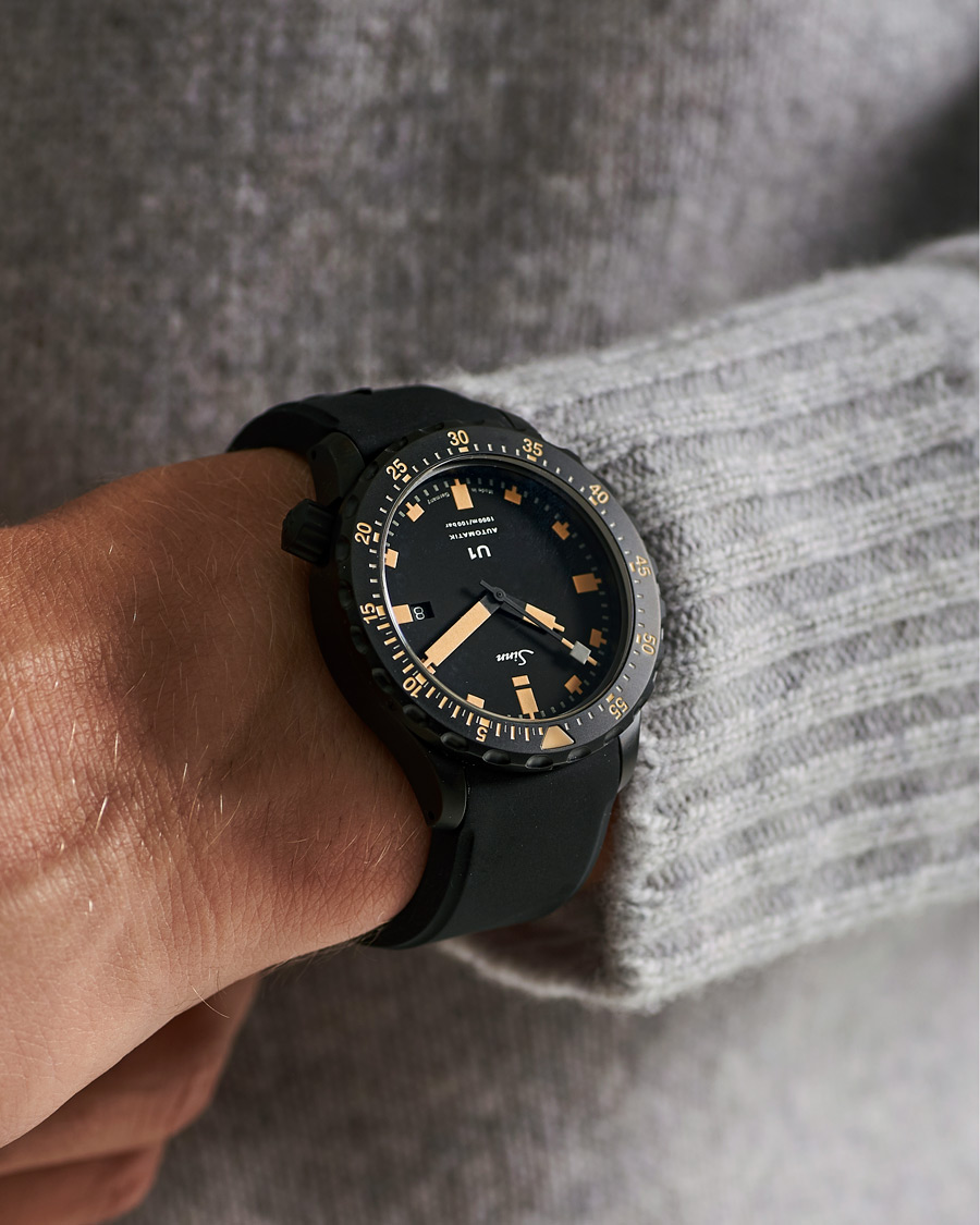 Herre | Sinn U1 Black Hard Coating Diving Watch 44mm Black/Ivory | Sinn | U1 Black Hard Coating Diving Watch 44mm Black/Ivory