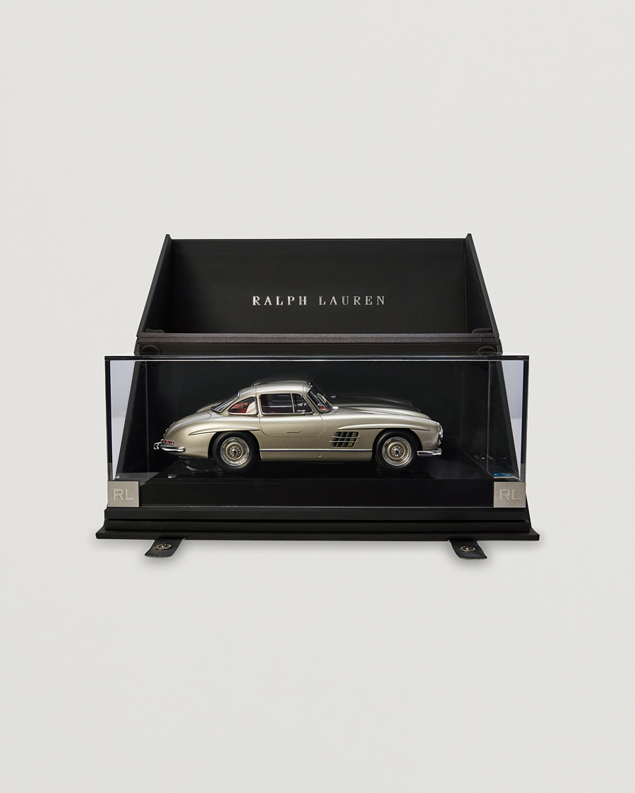 Herre |  | Ralph Lauren Home | 1955 Mercedes Gullwing Coupe Model Car Silver