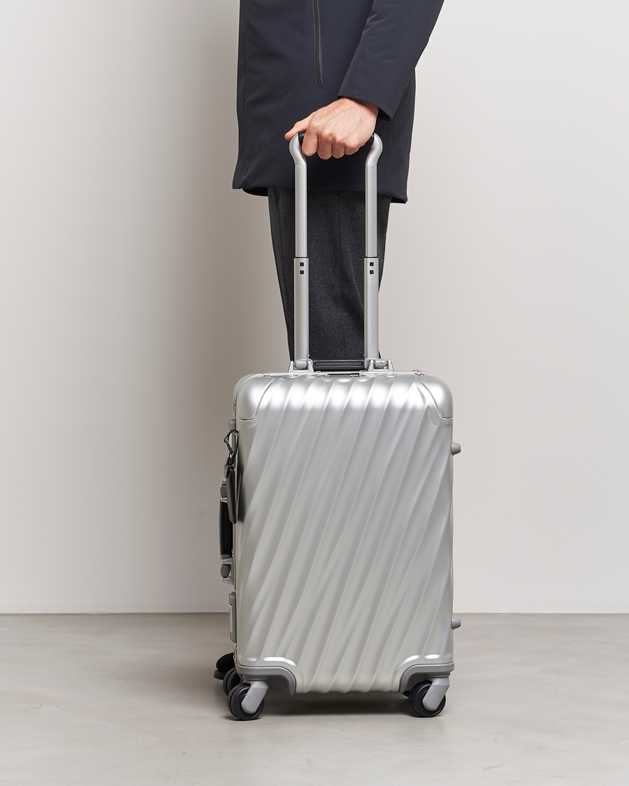 Men | TUMI | TUMI | International Carry-on Aluminum Trolley Silver