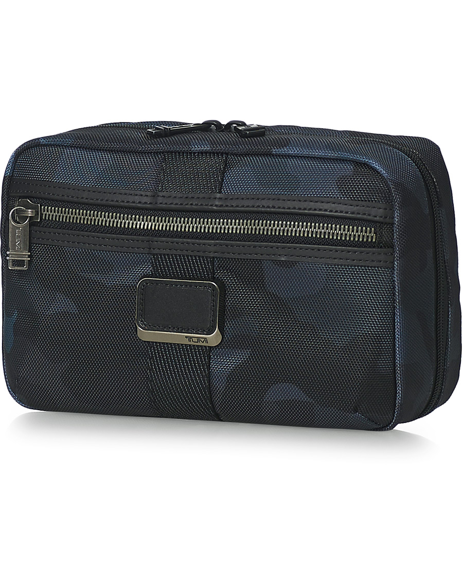 Herre | TUMI Alpha Bravo Reno Travel Kit Navy Camouflage | TUMI | Alpha Bravo Reno Travel Kit Navy Camouflage