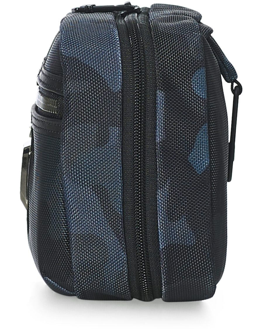 Herre | TUMI Alpha Bravo Reno Travel Kit Navy Camouflage | TUMI | Alpha Bravo Reno Travel Kit Navy Camouflage