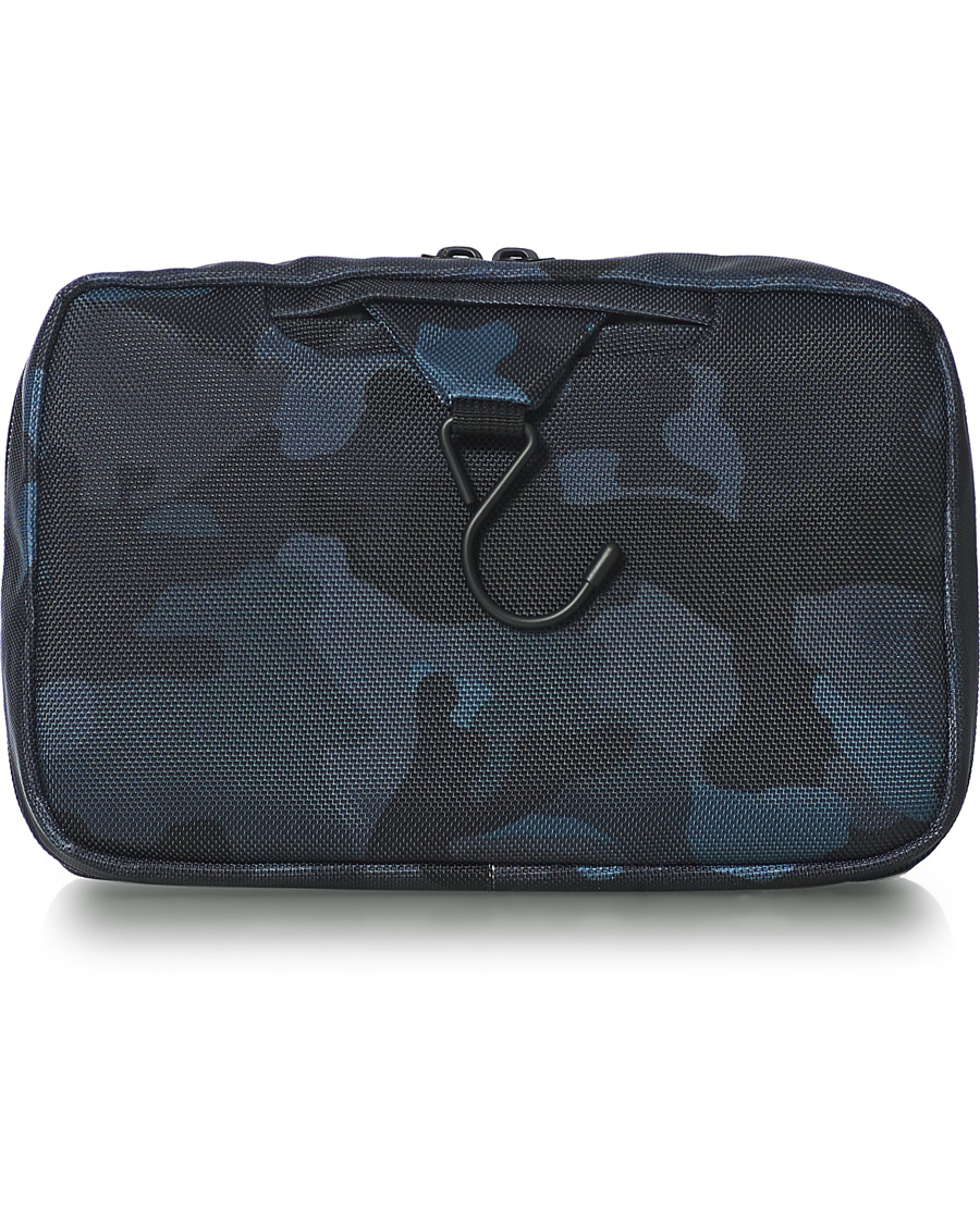 Herre | TUMI Alpha Bravo Reno Travel Kit Navy Camouflage | TUMI | Alpha Bravo Reno Travel Kit Navy Camouflage