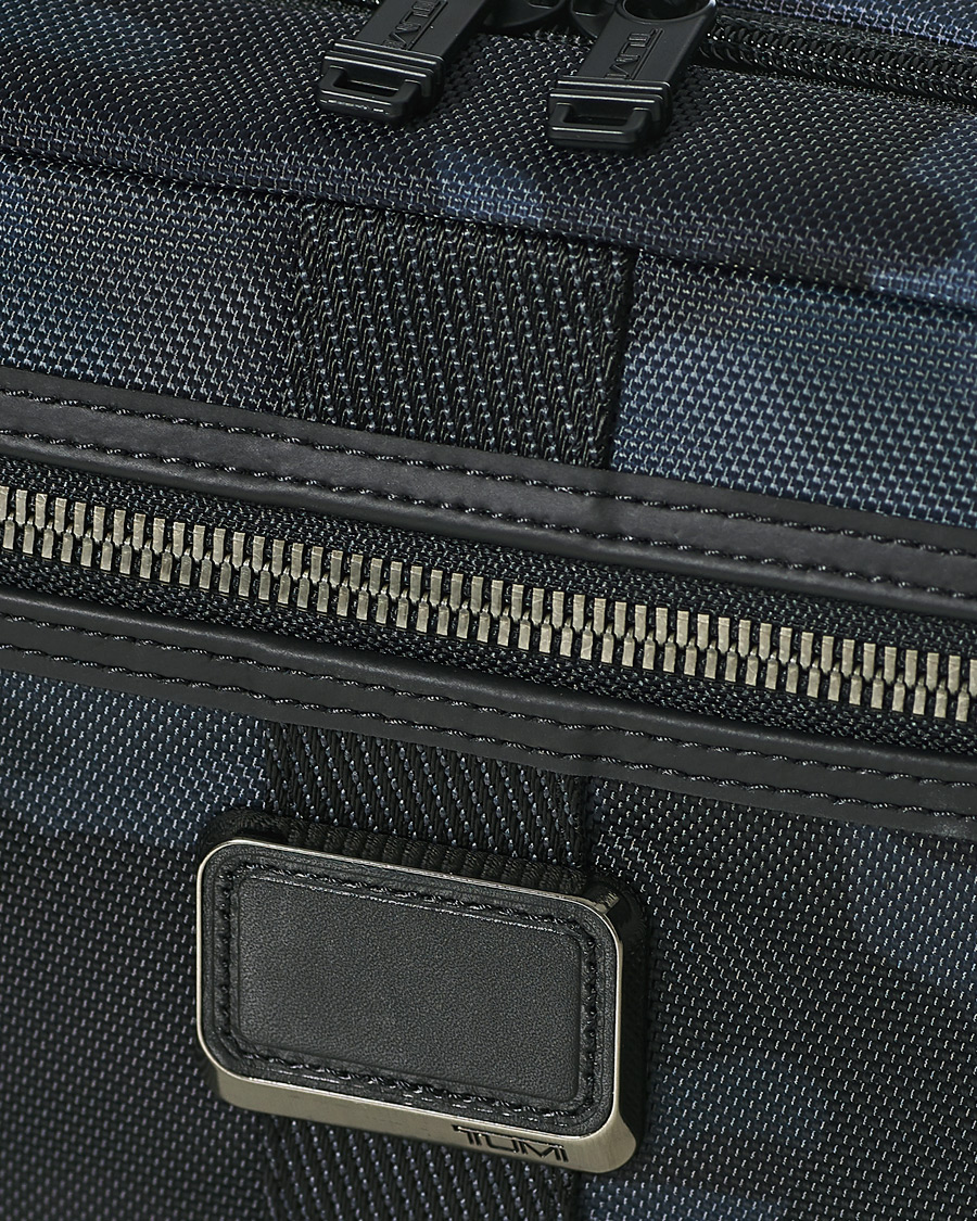 Herre | TUMI Alpha Bravo Reno Travel Kit Navy Camouflage | TUMI | Alpha Bravo Reno Travel Kit Navy Camouflage
