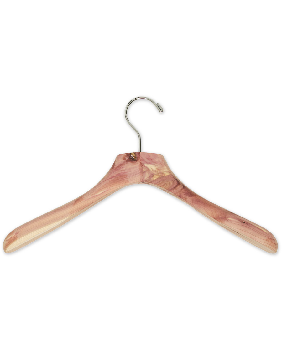Herre | Care with Carl Cedar Wood Jacket Hanger | Care with Carl | Cedar Wood Jacket Hanger