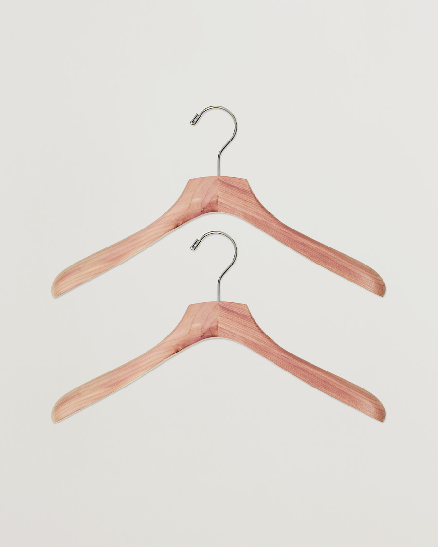 Herre | | Care with Carl | 2-Pack Cedar Wood Jacket Hanger