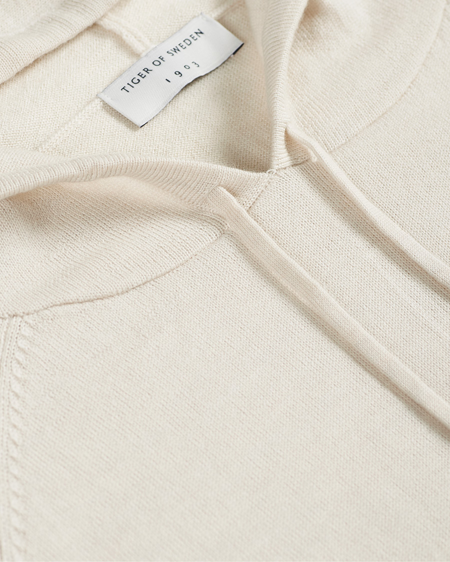 Herre | Gensere | Tiger of Sweden | Nakkne Knitted Merino Hood Buttercreme
