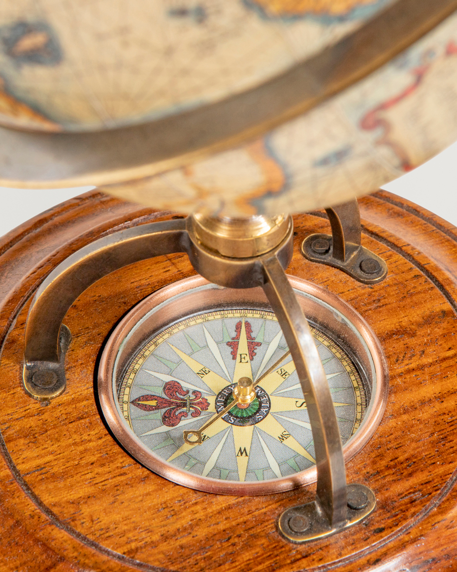 Herre | Pyntegjenstander | Authentic Models | Terrestrial Globe With Compass 