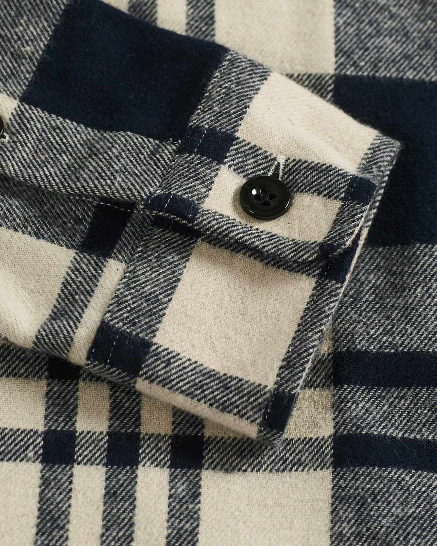 Herre | Skjorter | A Day's March | Cardiff Checked Flannel Shirt Off White/Navy