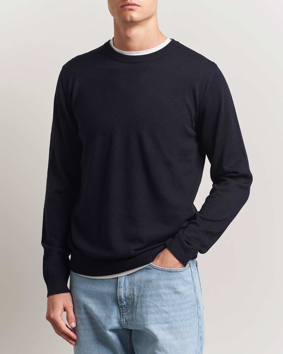 Herre | Gensere | A Day's March | Álagon Merino Crew Navy