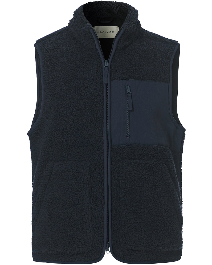 Herre | Gensere | A Day's March | Arvån Recycled Fleece Vest Navy