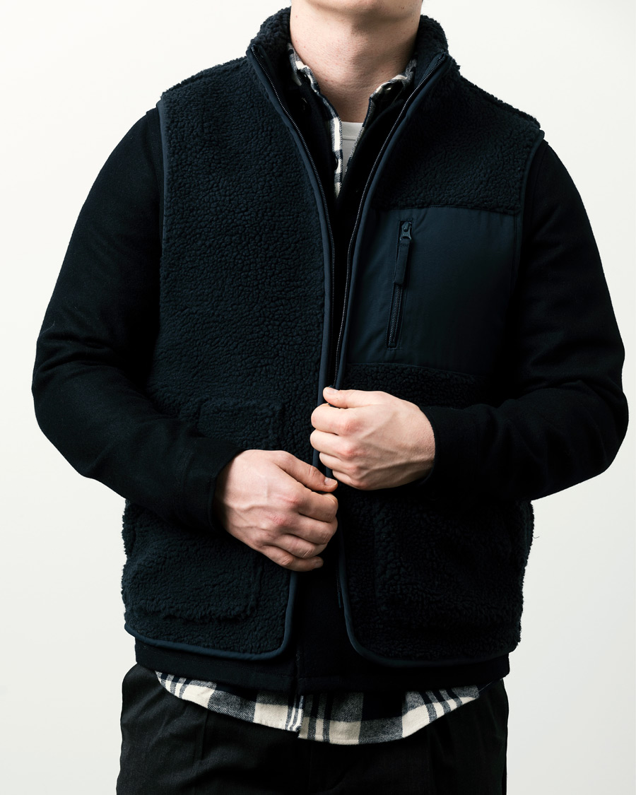 Herre | Gensere | A Day's March | Arvån Recycled Fleece Vest Navy