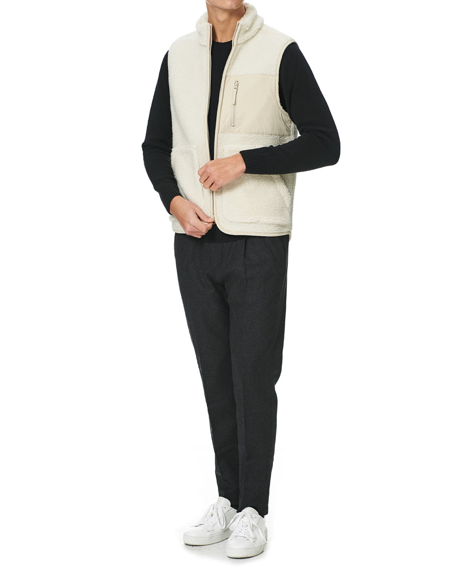 Herre | Gensere | A Day's March | Arvån Recycled Fleece Vest Off White