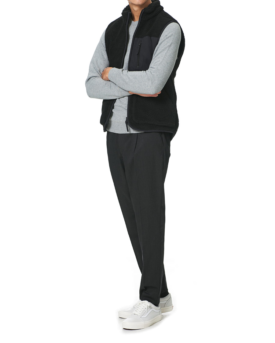 Herre | Gensere | A Day's March | Arvån Recycled Fleece Vest Black