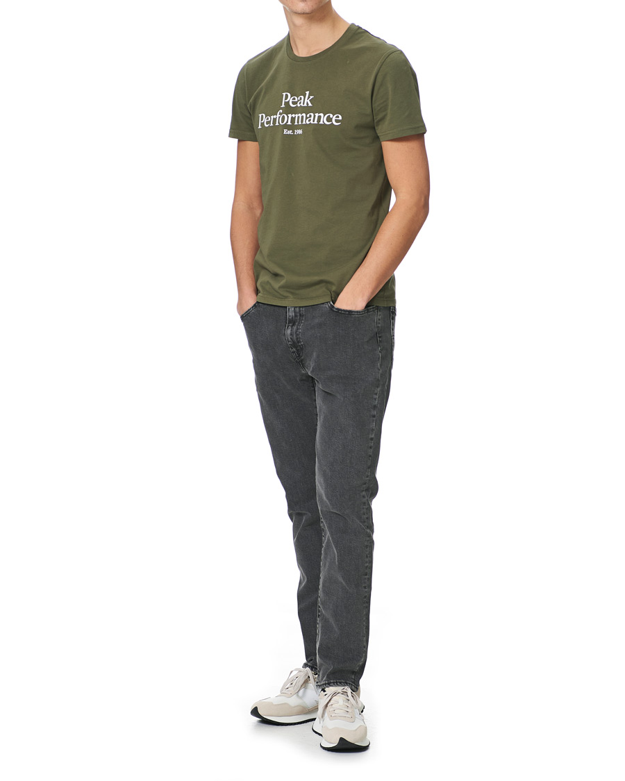 Herre | T-Shirts | Peak Performance | Original Logo Crew Neck Tee Pine Neddle