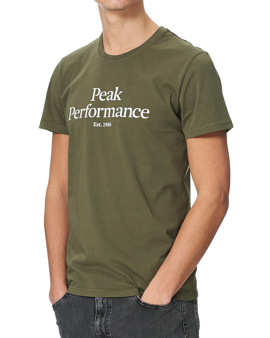 Herre | T-Shirts | Peak Performance | Original Logo Crew Neck Tee Pine Neddle