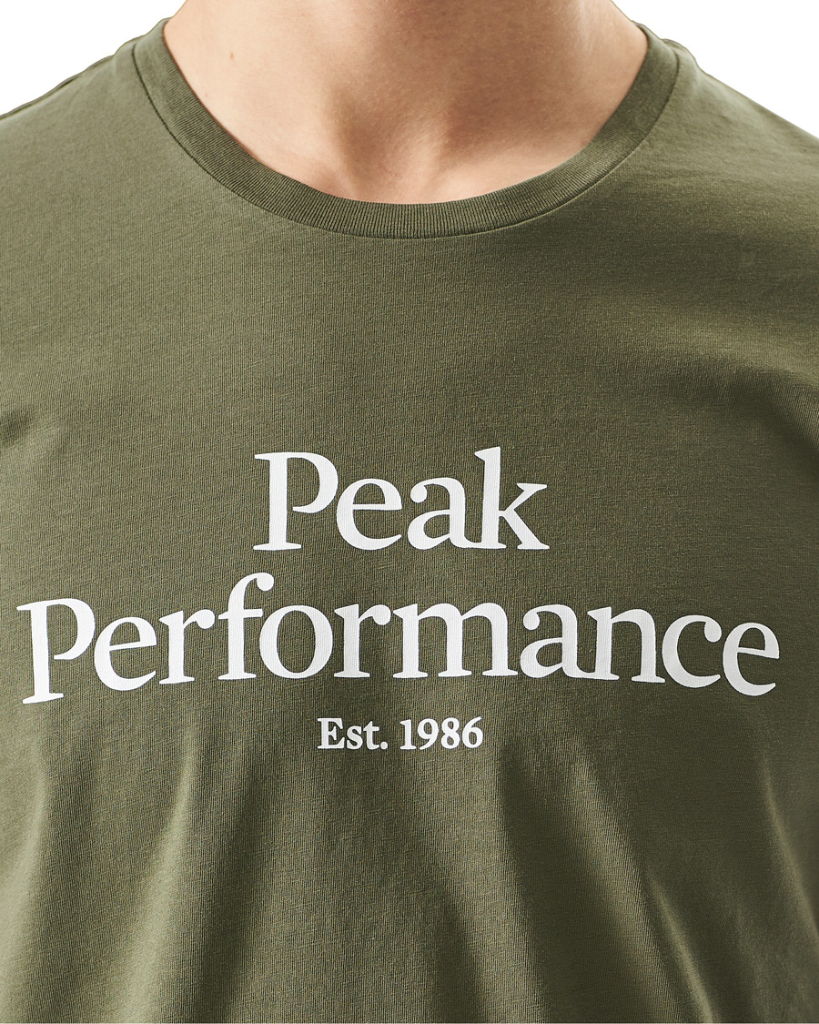Herre | T-Shirts | Peak Performance | Original Logo Crew Neck Tee Pine Neddle