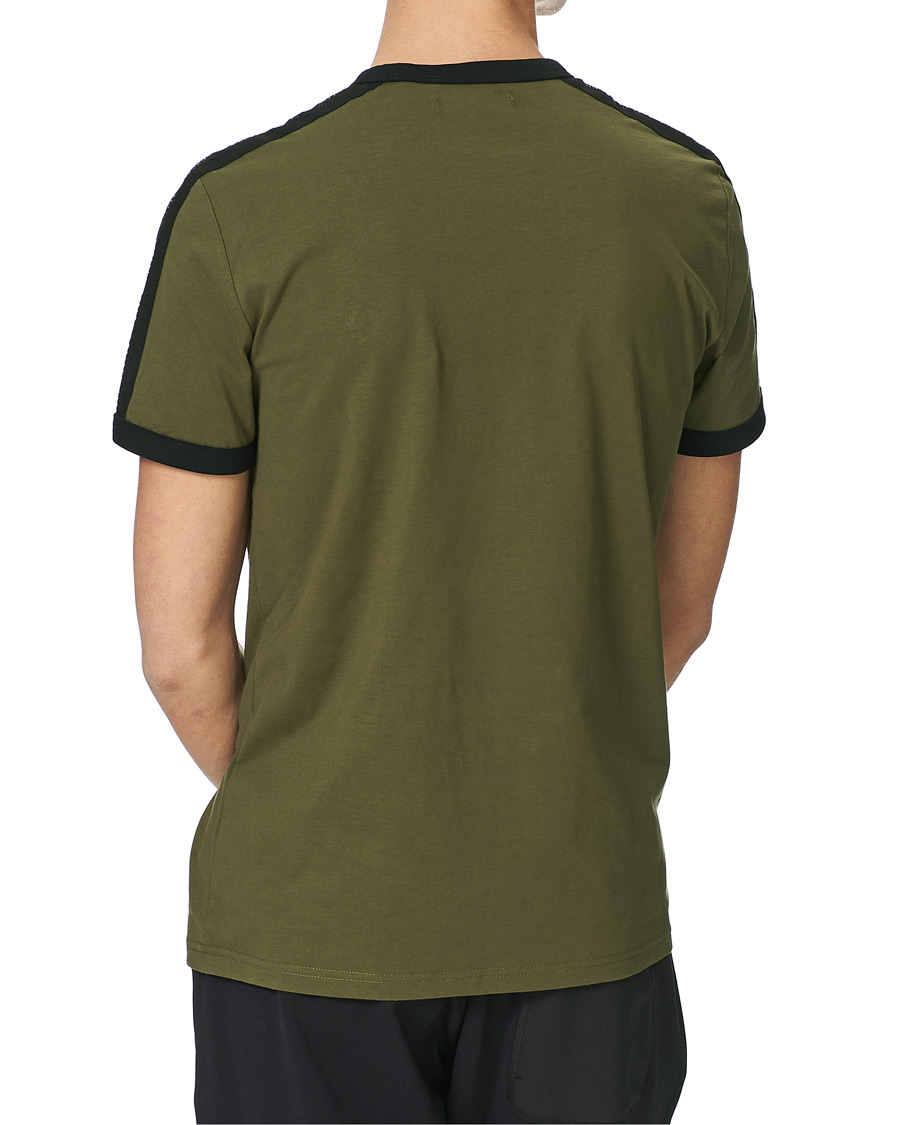 Herre | T-Shirts | Fred Perry | Tonal Tape Ringer T-shirt Military Green