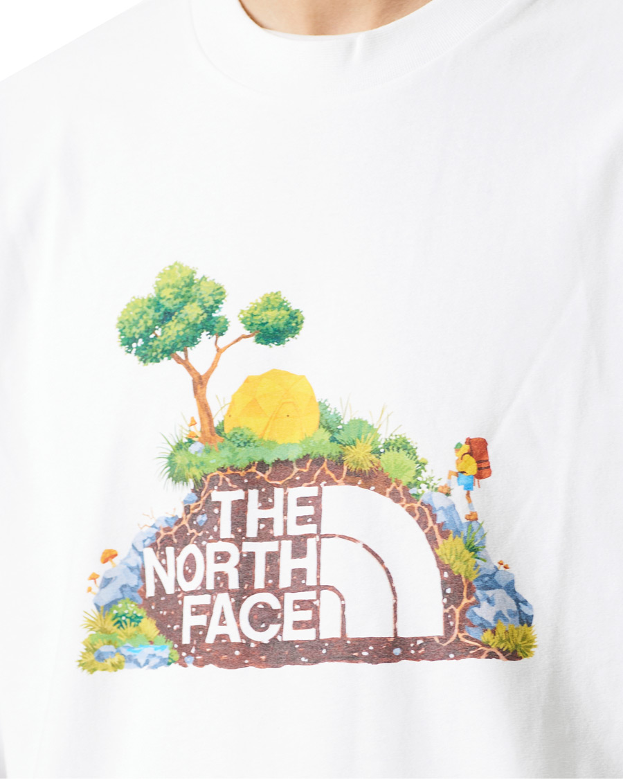 Herre | T-Shirts | The North Face | Heritage Printed Long Sleeve Tee White