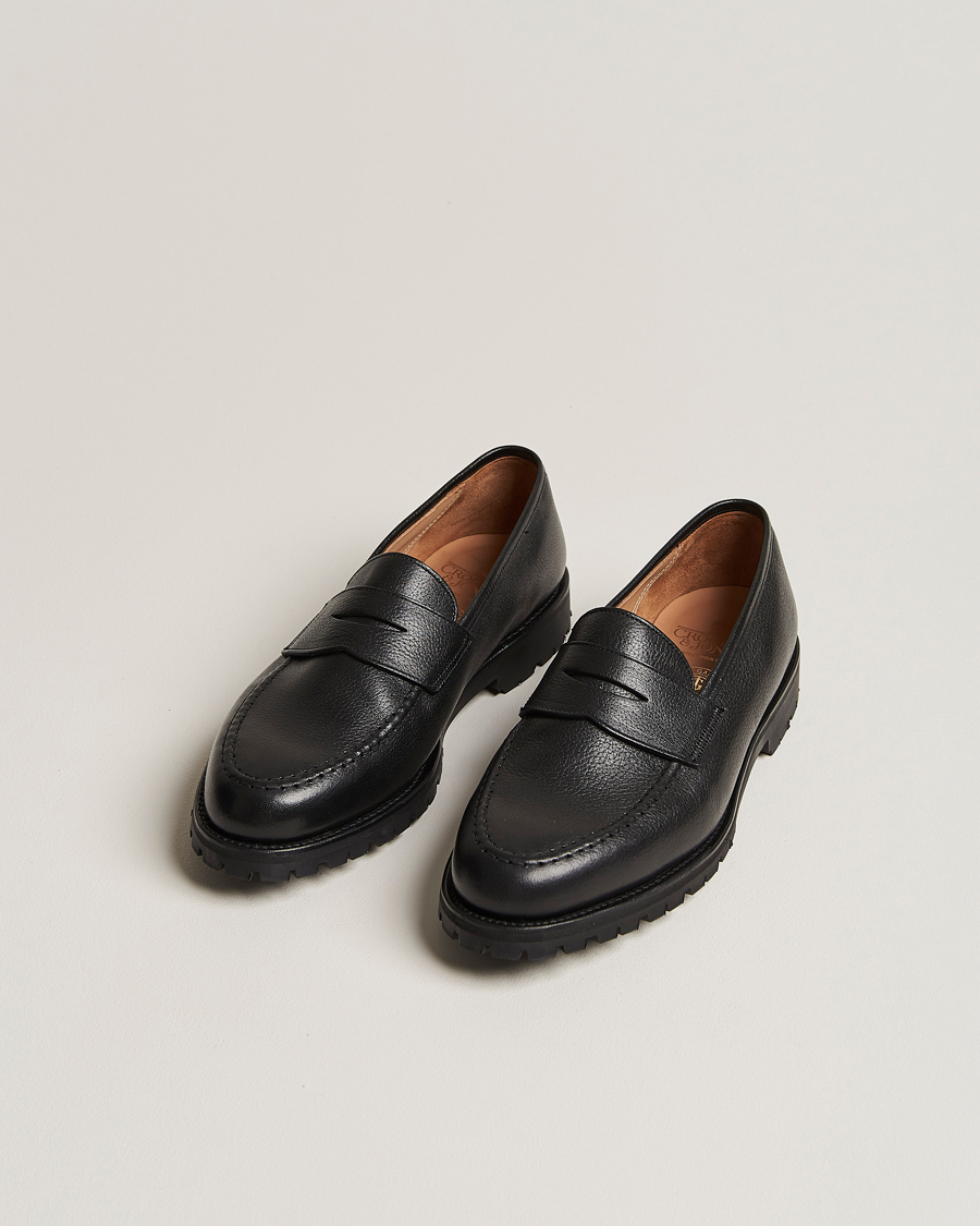 Herre | Crockett & Jones x Tärnsjö Garveri Boston Milled Grain Vibram Cleated Sole Black Calf | Crockett & Jones x Tärnsjö Garveri | Boston Milled Grain Vibram Cleated Sole Black Calf
