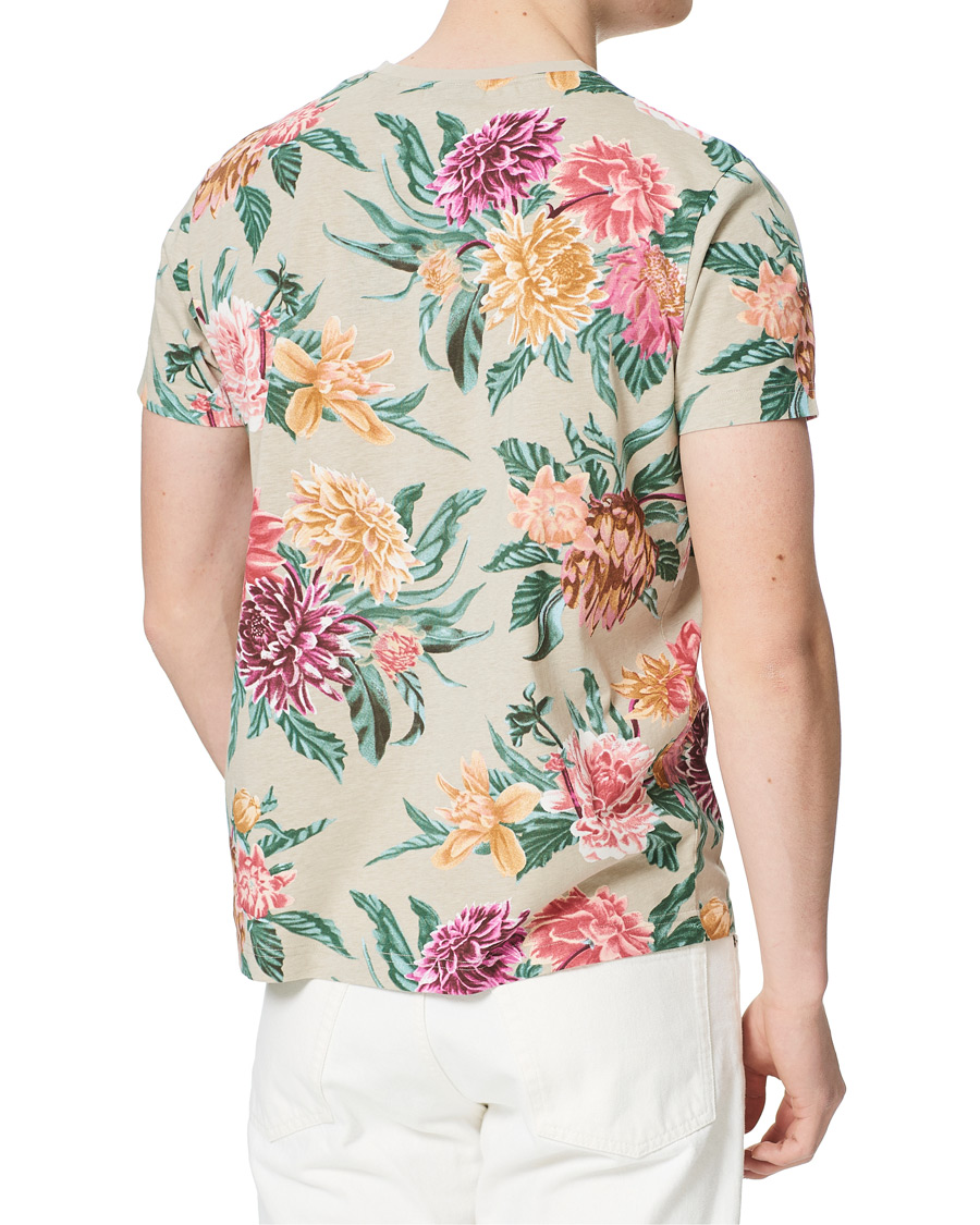 Herre | T-Shirts | GANT | Dalia Printed Flower Tee Plaza Taupe