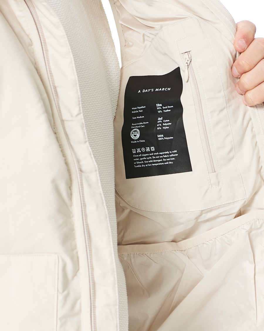Herre | Jakker | A Day's March | Makalu Down Vest Sand