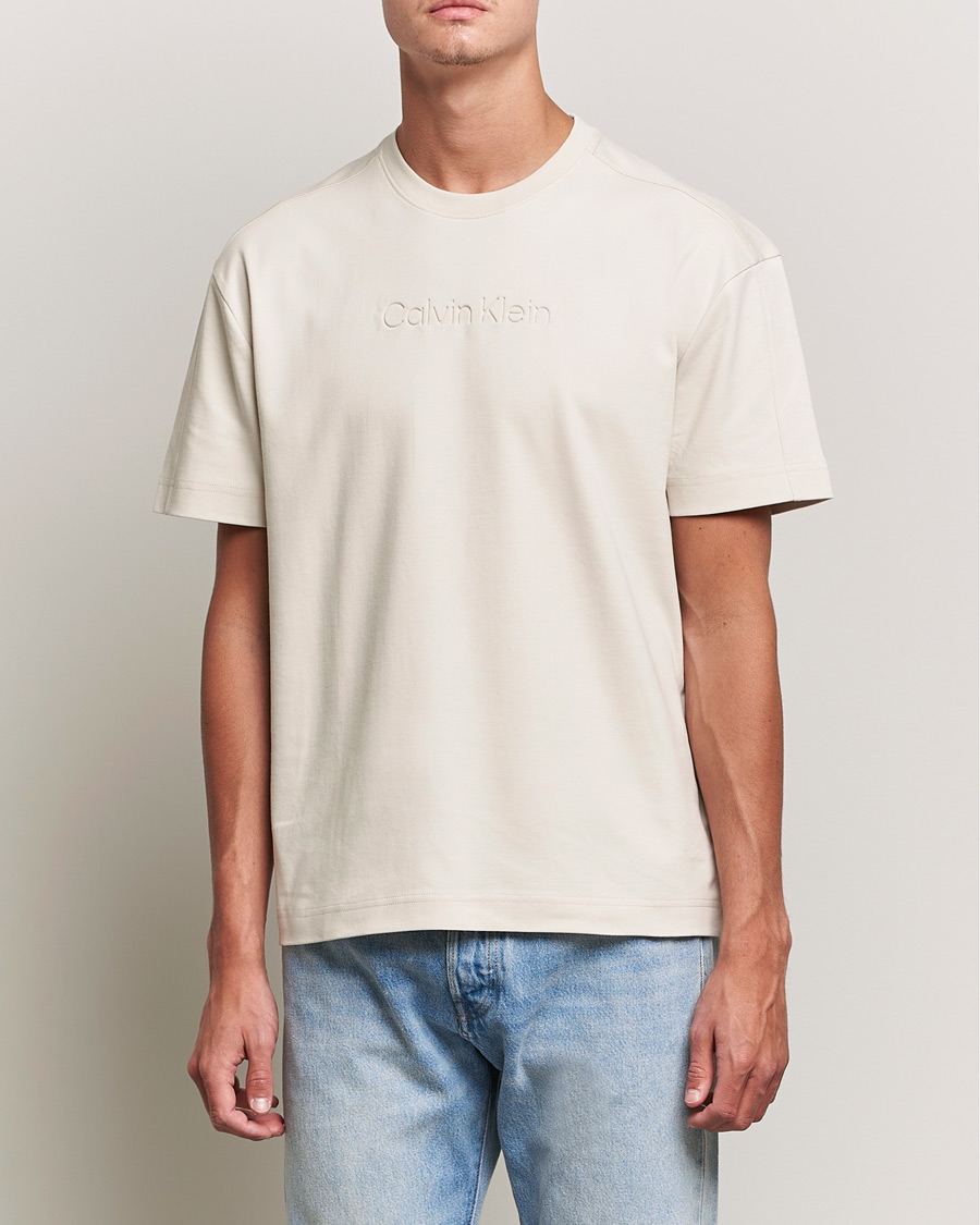 Herre | T-Shirts | Calvin Klein | Debossed Logo Crew Neck Tee Stony Beige