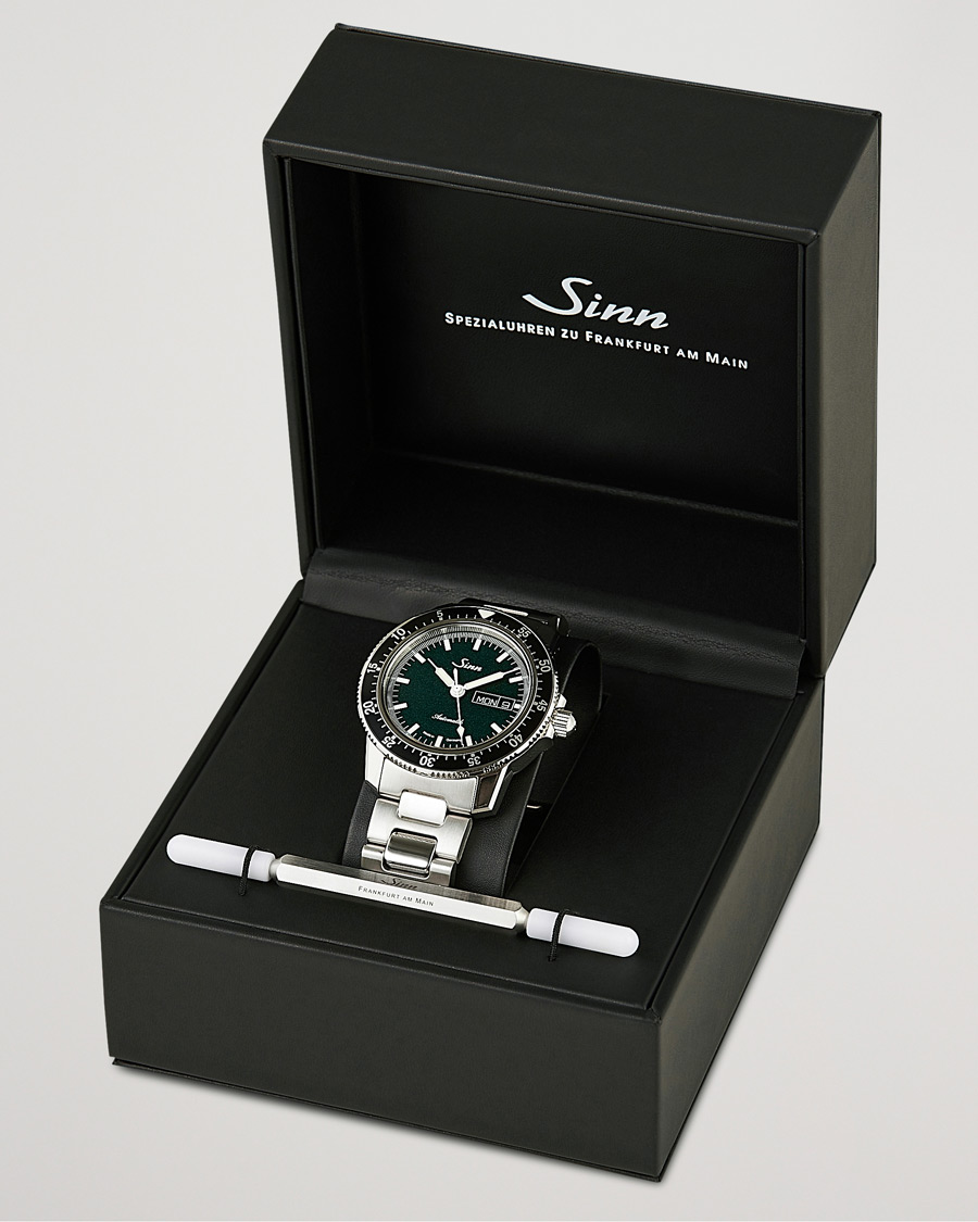 Herre | Sinn 104 I MG Pilot Watch 41mm Steel Link Metallic Green | Sinn | 104 I MG Pilot Watch 41mm Steel Link Metallic Green