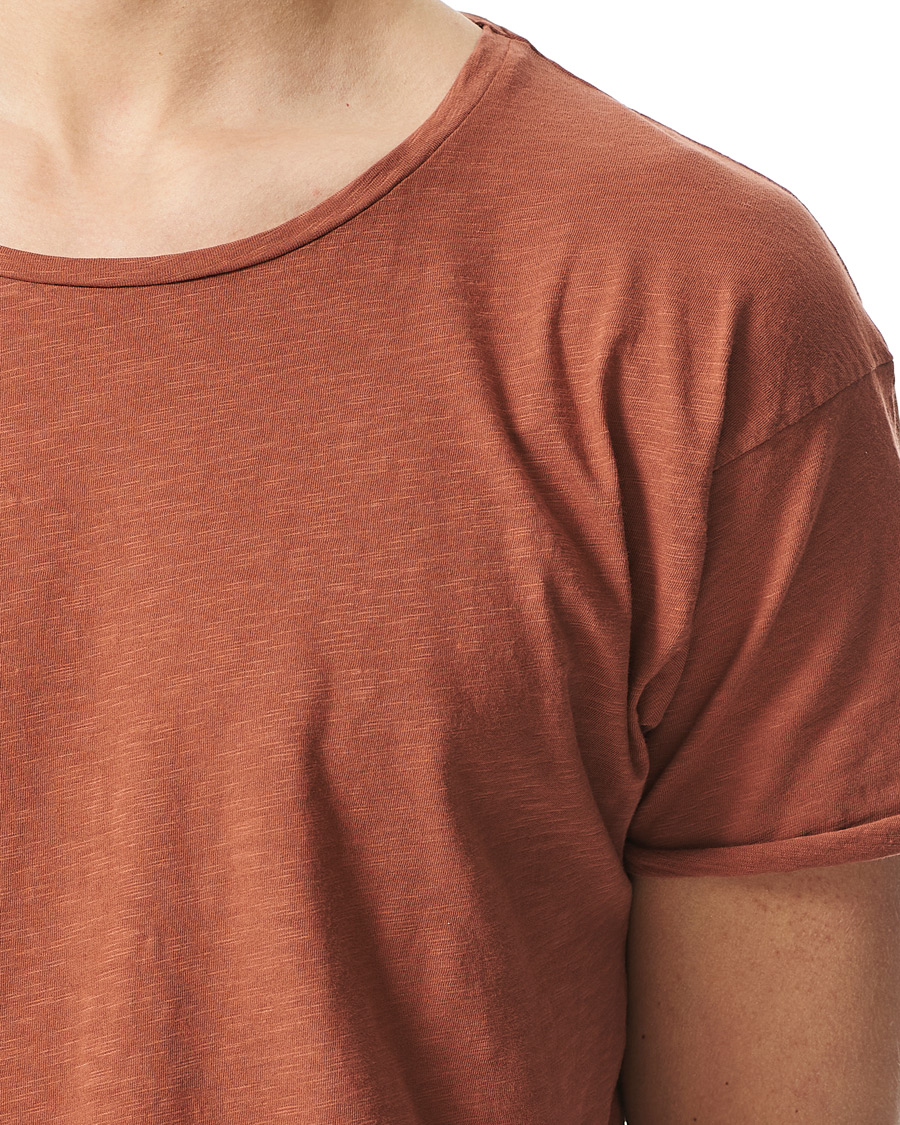 Herre | T-Shirts | Nudie Jeans | Roger Slub Crew Neck Tee Terra Red